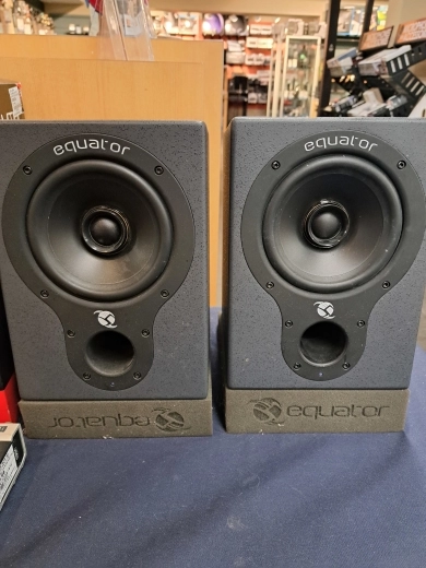 Equator D5 Monitor 2